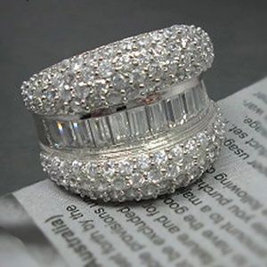 High quality Ring for women Negotiable price